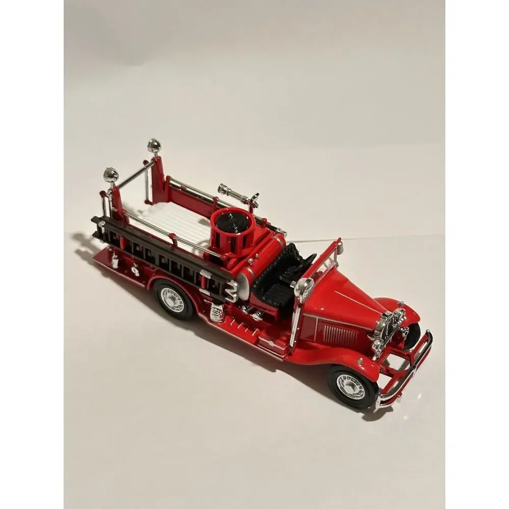A29 Matchbox Models of Yesteryear YFE09 1932 Ford AA Open Cab Fire Engine New